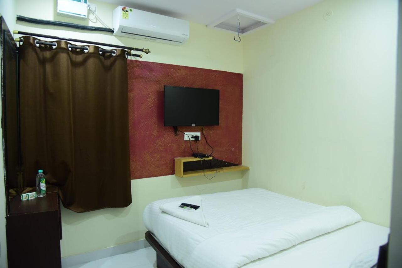 Hotel M G Residency Chikmagalūr Exteriér fotografie