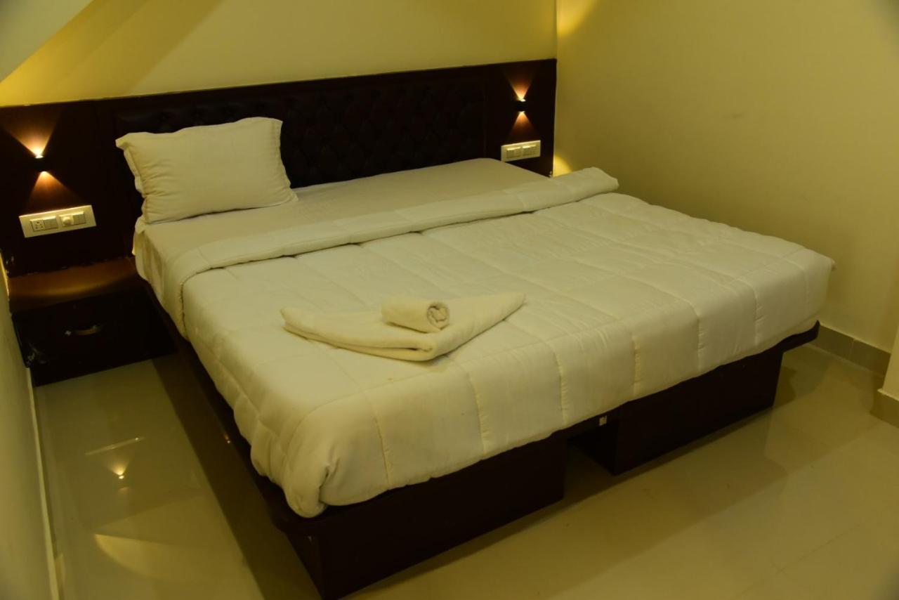 Hotel M G Residency Chikmagalūr Exteriér fotografie