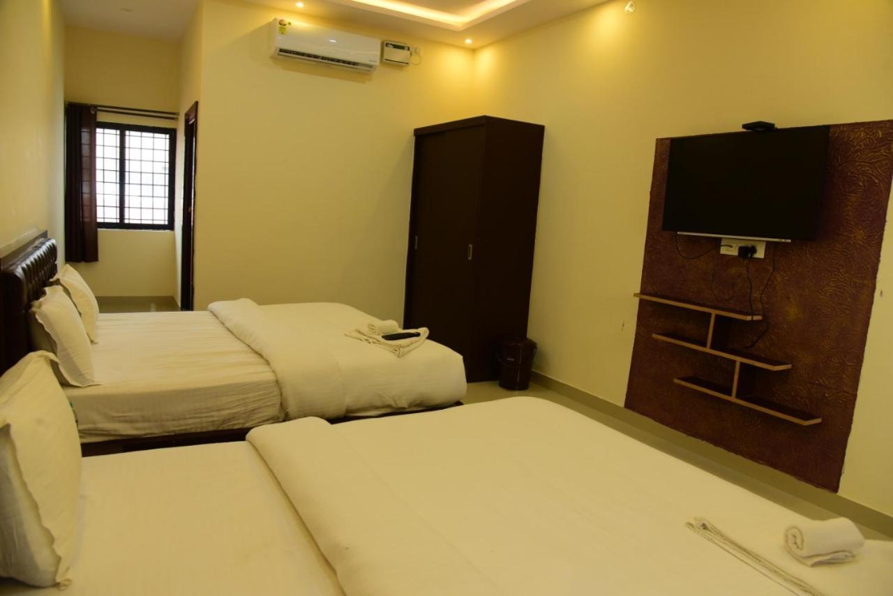 Hotel M G Residency Chikmagalūr Exteriér fotografie